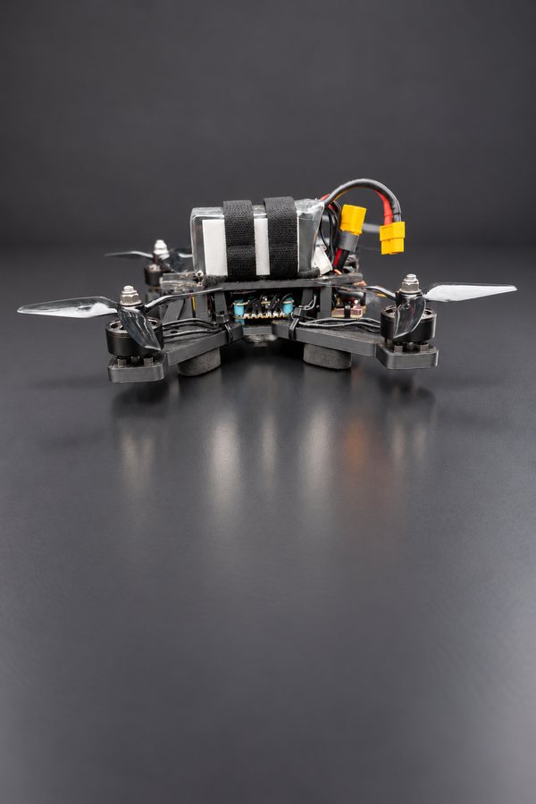 WetWorx 5-inch Trainer, side view showing battery and XT60 connector
